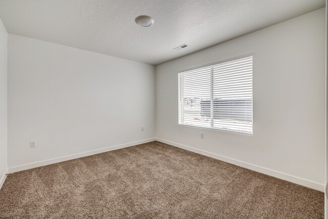 Photo - 413 S 1110 W