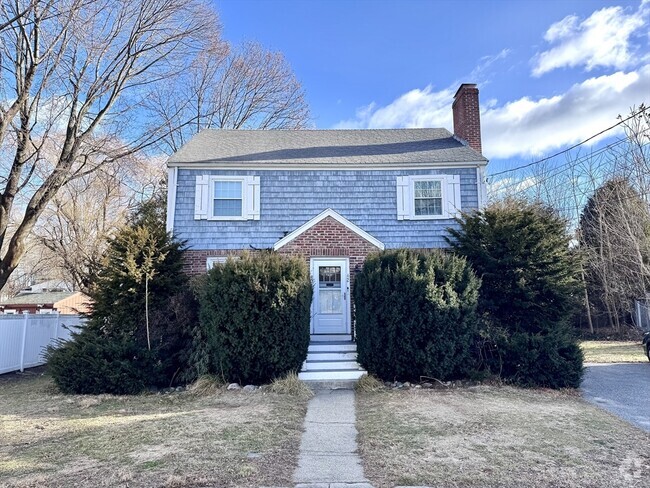 Building Photo - 42 Hatfield Rd Unit 1 Rental