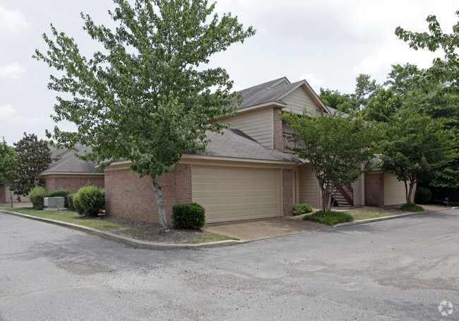 Building Photo - The Wyndham Apartments