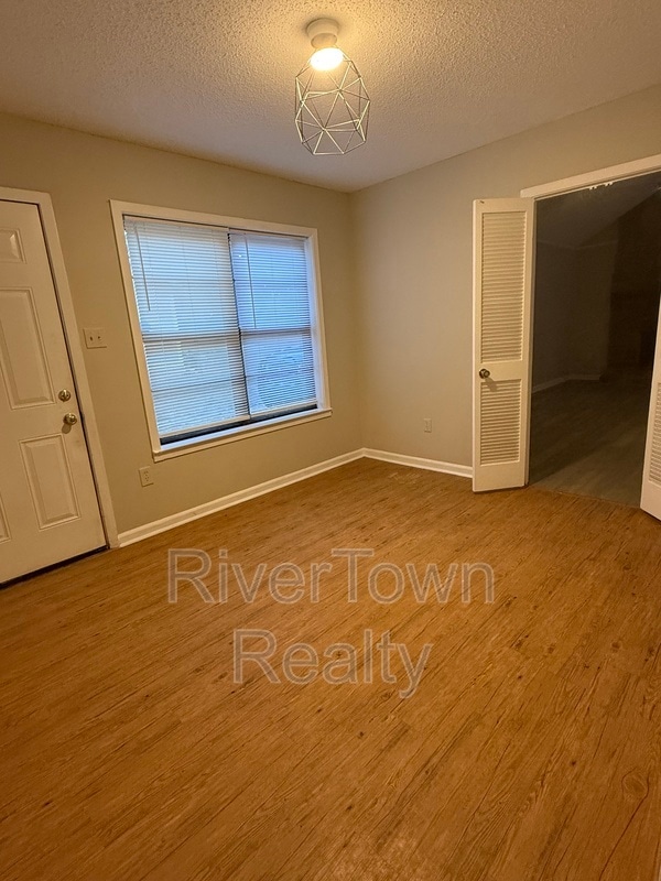 Photo - 350 Bouldincrest Ave