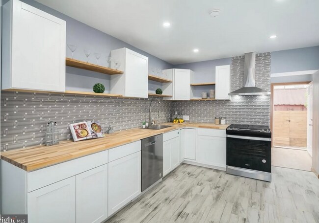 Photo - 2516 W Seybert St