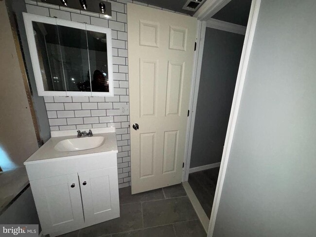 Photo - 5463 Lebanon Ave