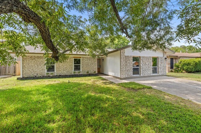 Photo - 1111 Spearson Ln