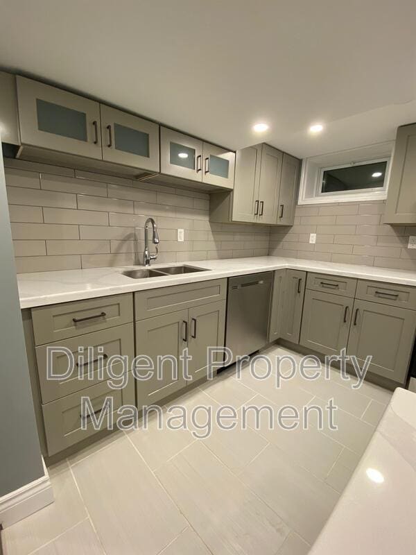 Photo - 369 Applegrove Ave