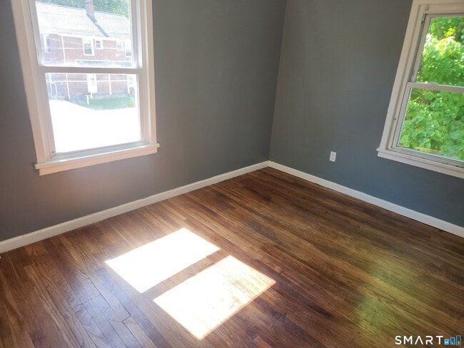 Photo - 191 Dupont Pl