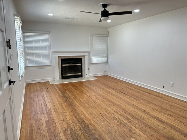 Photo - Pre Leasing for fall 2026! 3/2 in Heart of Lubbock!