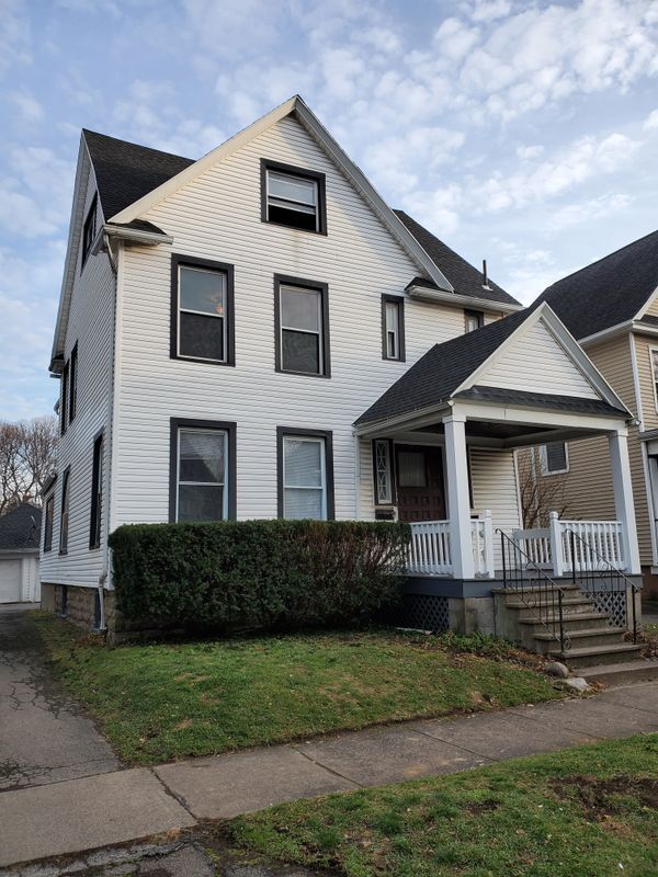 Building Photo - 18 Sumner Park Rental