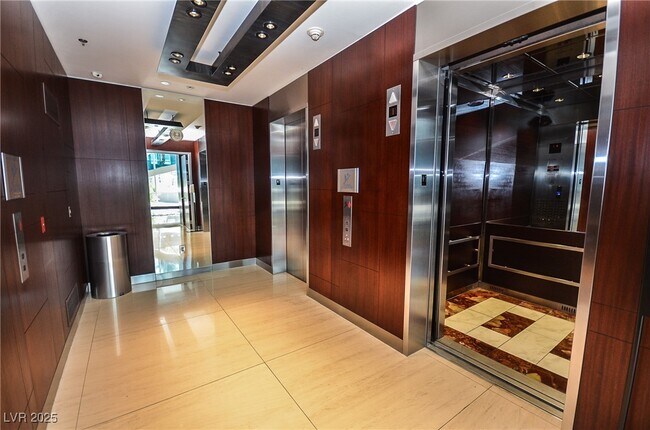 Photo - 4525 Dean Martin Dr Unit 910