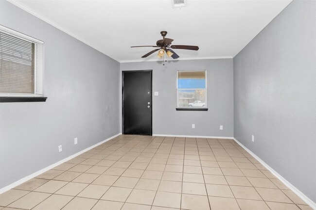 Photo - 1035 Lovett St