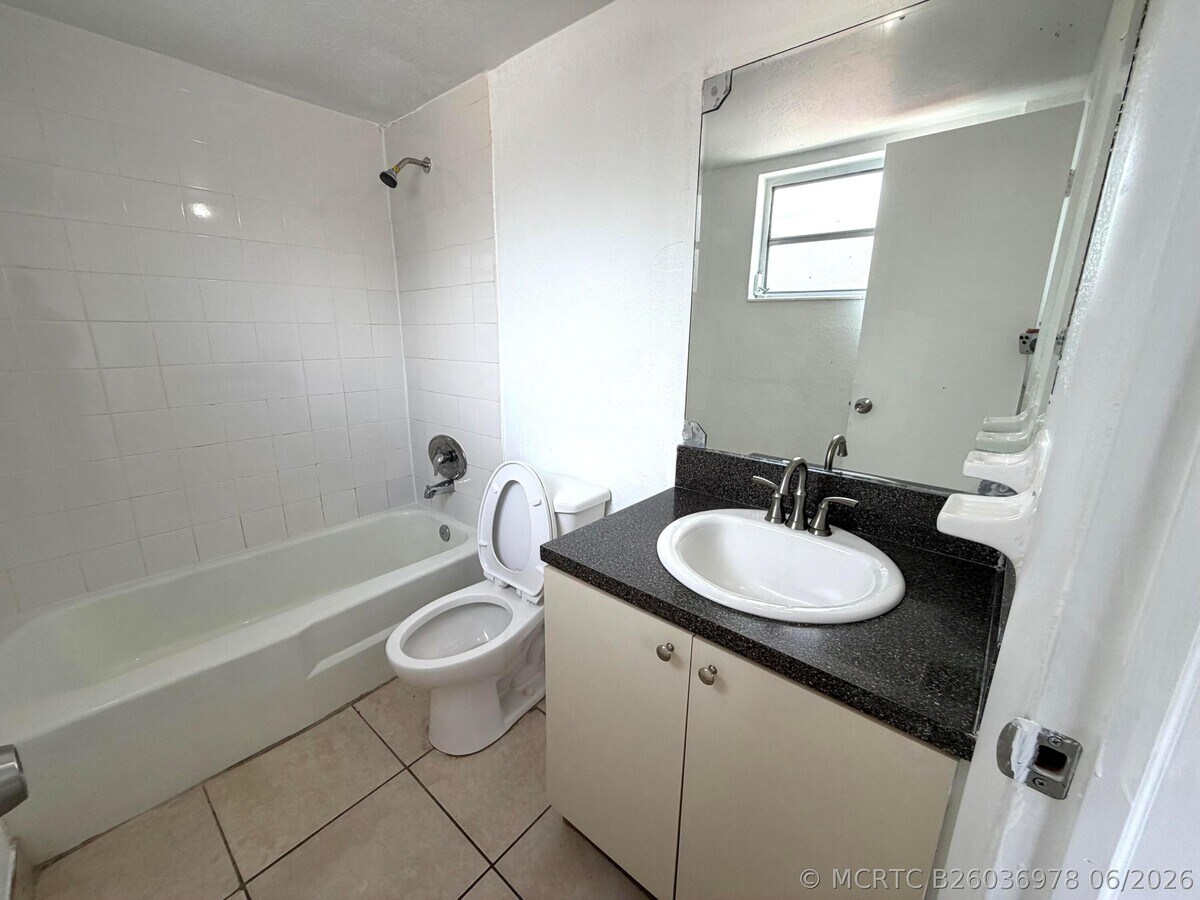 Photo - 2127 Davie Blvd Unit 115