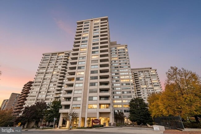 Photo - 4515 Willard Ave Unit 717