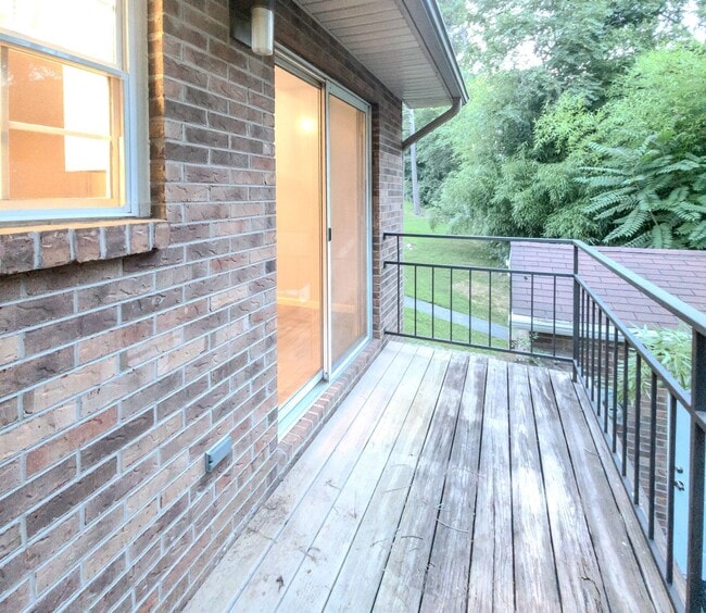 Photo - Lenoir City, 37772 - 2 Bedroom, 2 Full Bath, 1,000 square foot One-Level Condo SHORT TERM LEASE O...