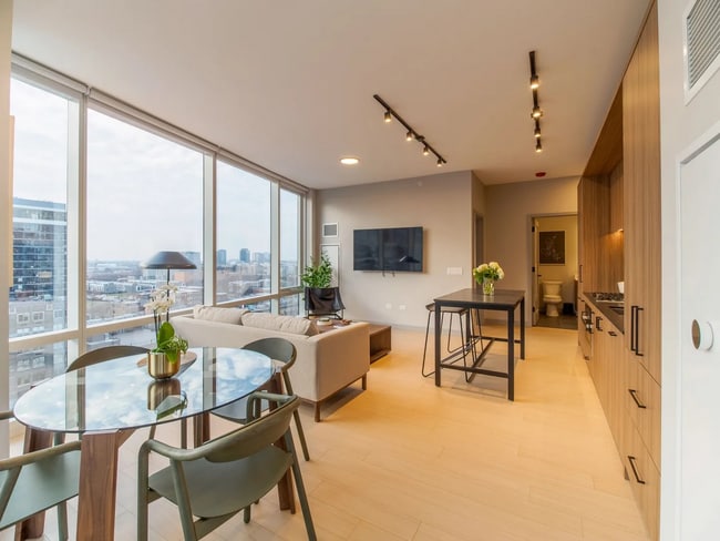 Building Photo - 920 N Wells St Unit 1807 Rental