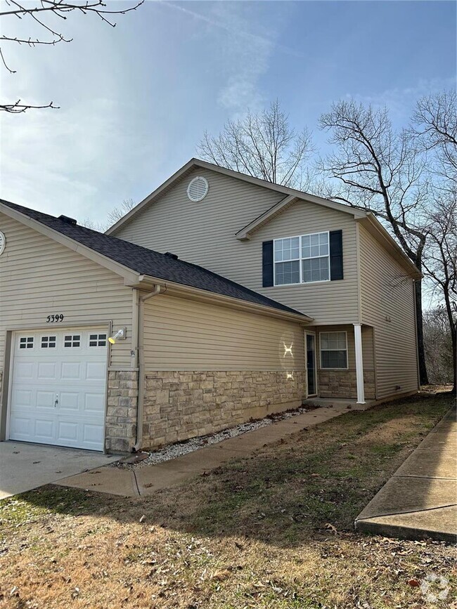 Building Photo - 5399 Lakewood Terrace Rental