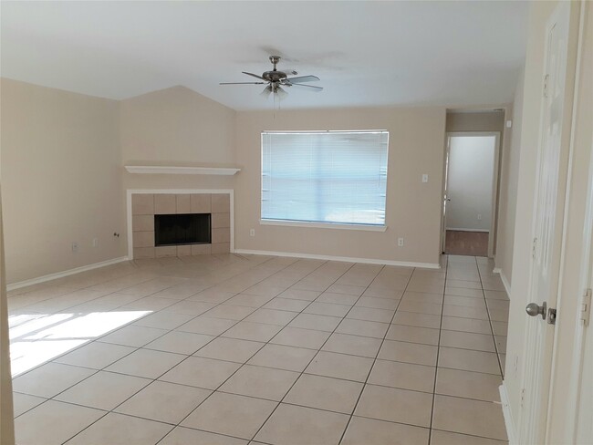 Photo - 16914 Great Oaks Glen Dr