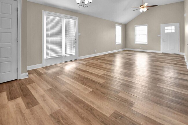 Photo - Pet Friendly Three Bedroom!