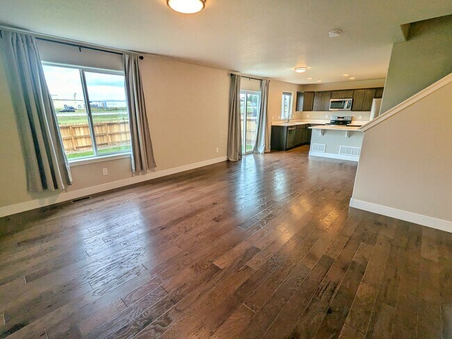 Photo - 3br 3b in Great Location w/Backyard House