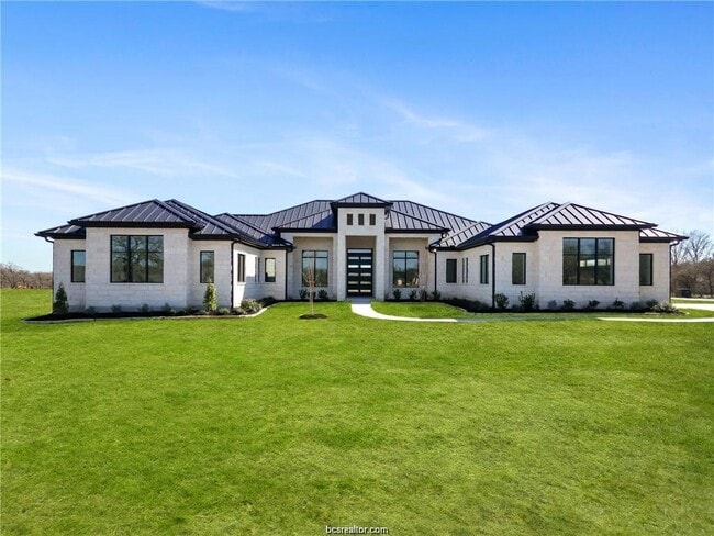 Building Photo - 4558 Hicks Ln