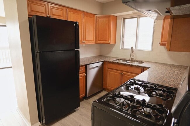 Photo - 3652 W 119th St