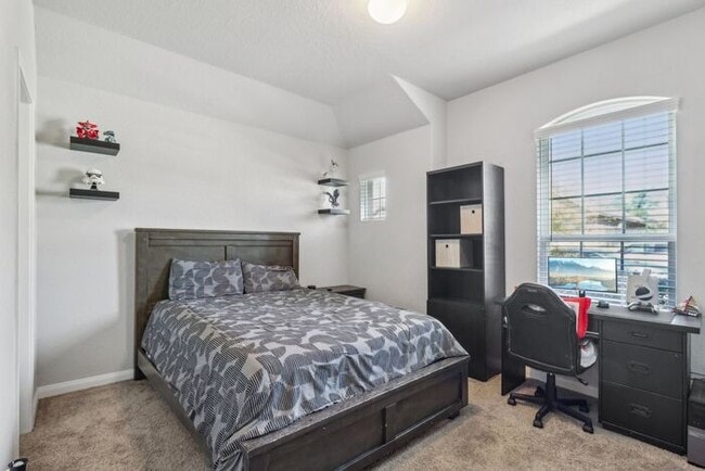 Photo - Spacious 1.5 Story Home with a Versatile F...