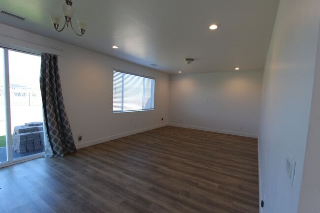 Photo - Spacious 4 Bedroom Home in Bellemont | Fenced Backyard + 2 Car Garage