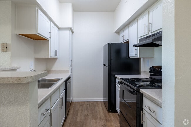 Interior Photo - Village Crest Rental