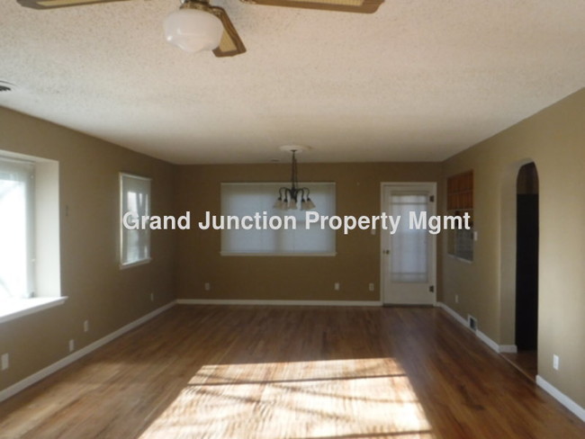 DESIRABLE PALISADE HOME, WALKING DISTANCE ... - DESIRABLE PALISADE HOME, WALKING DISTANCE ...