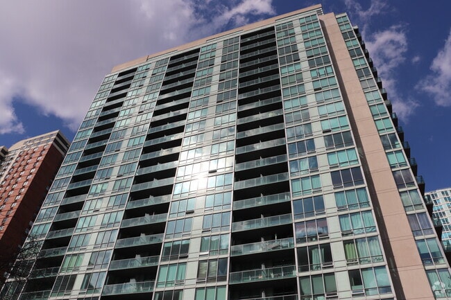 Building Photo - 20 Newport Pkwy Unit 503 Rental