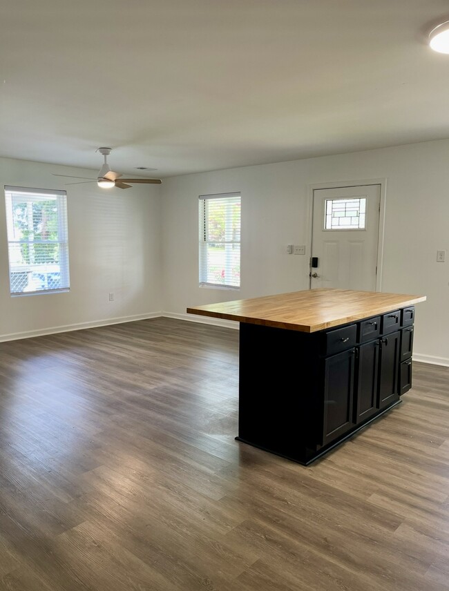 Photo - 110 Ashton Dr
