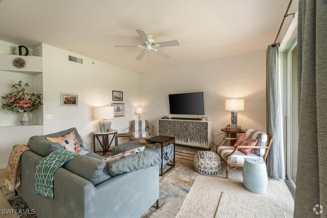 Building Photo - 2875 Cypress Trace Cir Unit 8-102 Rental