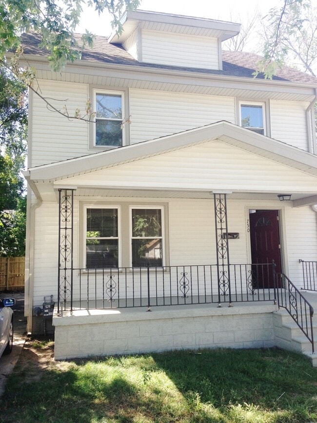 Photo - 3 Bedroom, 1.5 Bath Single Family Home Ava...