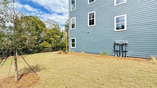 Photo - 1479 Creekside Cir NW