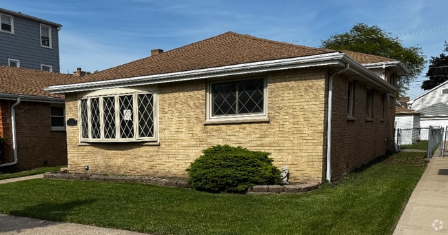 Building Photo - 1324 Circle Ave Rental