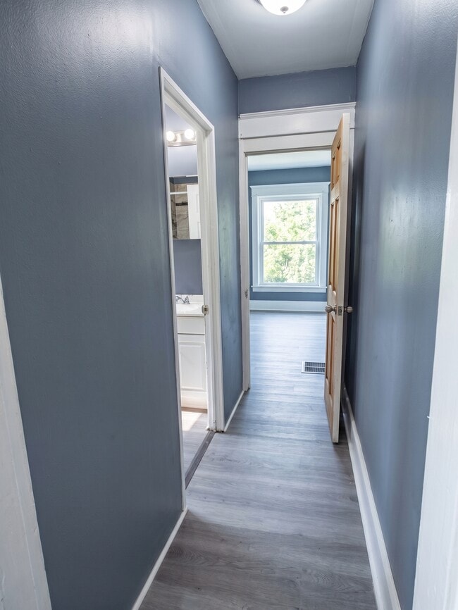 543 E 14th St Unit 1