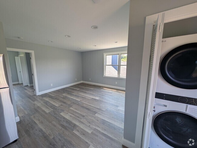 Building Photo - The Overlook Unit 1 Rental