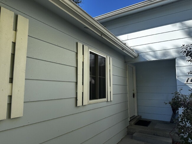 Photo - AVAILABLE NOW! Newly refreshed duplex in A... Unit A