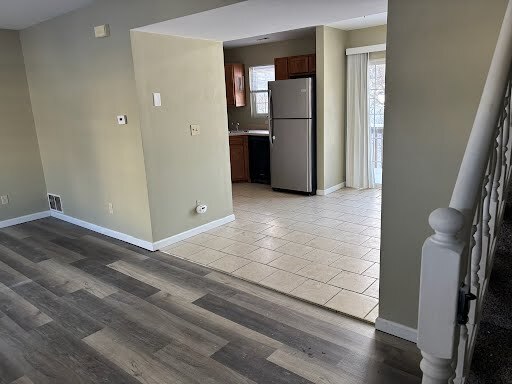 Photo - 403 Frank St