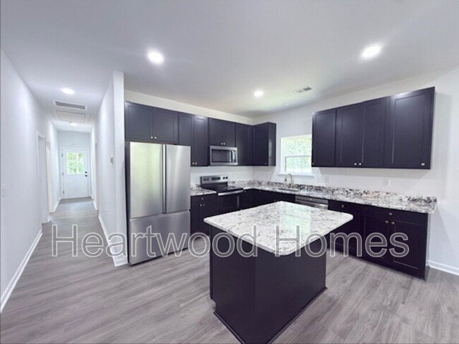 Building Photo - 212 Lincolnshire Blvd