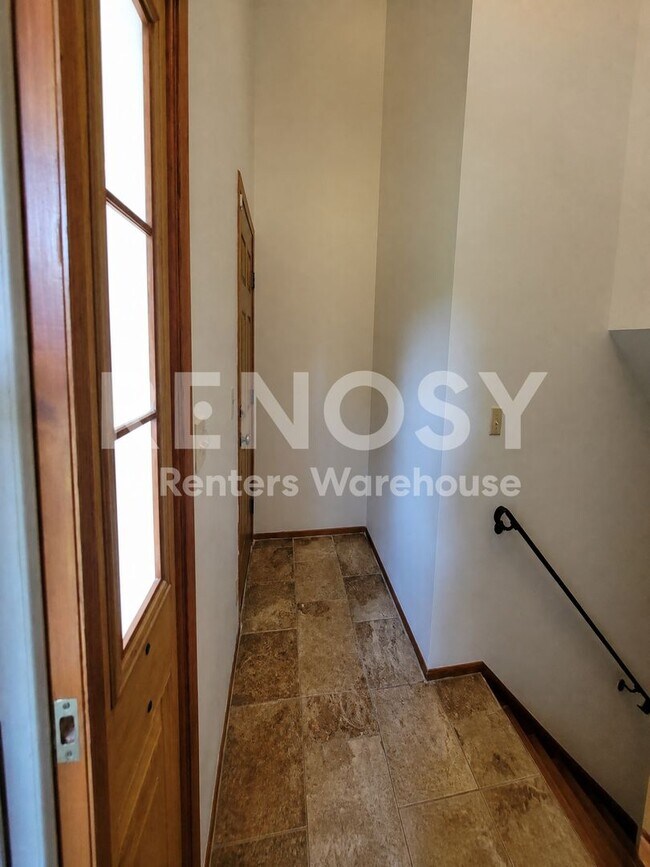 5408 Creekview Ln-