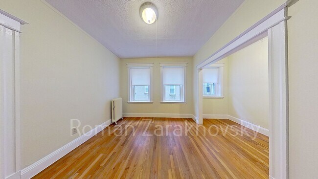 Photo - 64 Woodstock Ave Unit 10