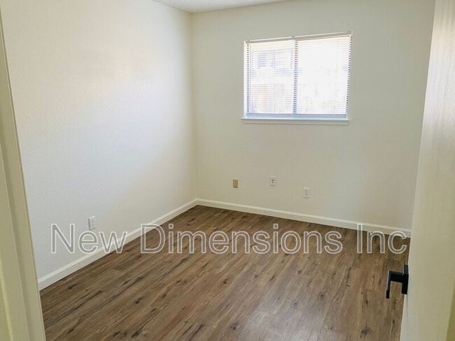 Photo - 192 N Nevada St