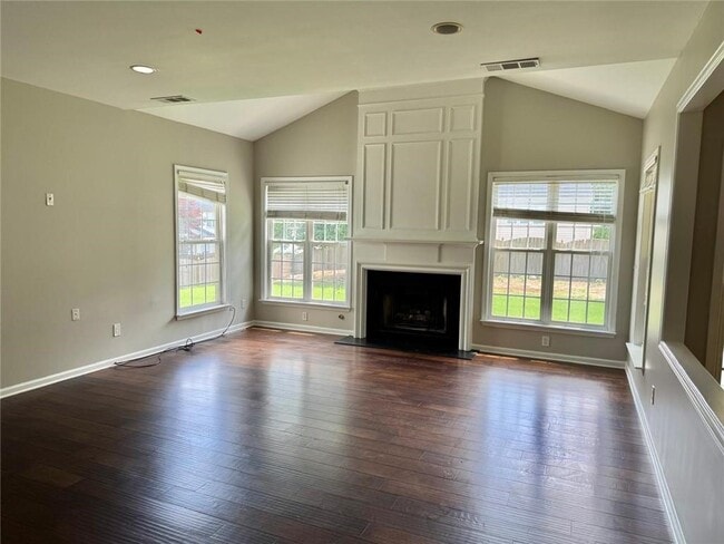 Photo - 230 Albrighton Ct