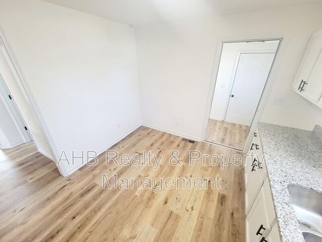 Photo - 709 Maryland Ave