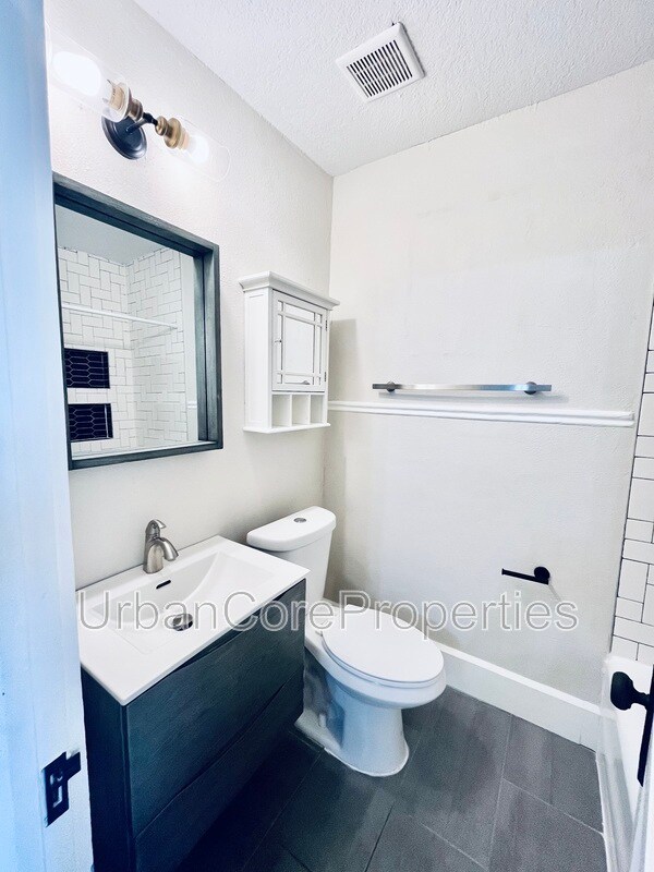 Photo - 360 13th Ave NE Unit #24