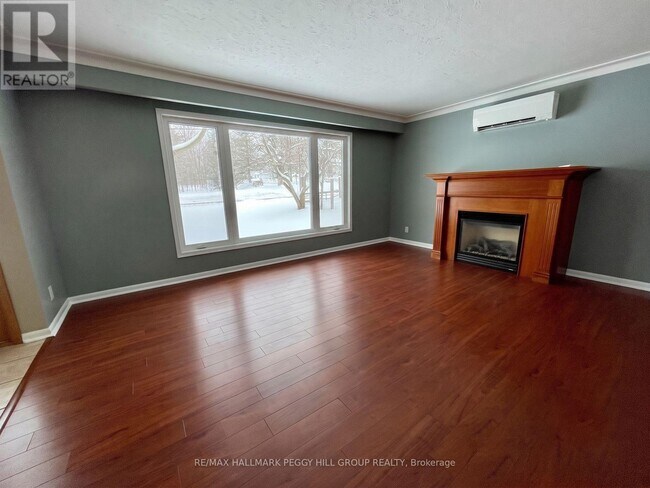 Photo - 1043 Penetanguishene Rd