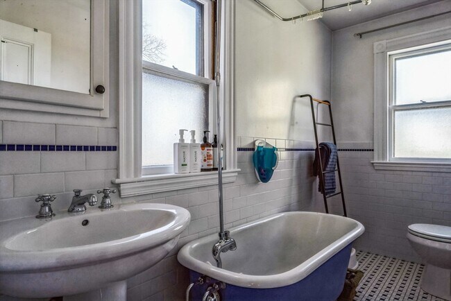 Photo - 31 Morse St Unit 2