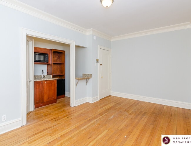 Photo - 1000 - 1010 North Blvd