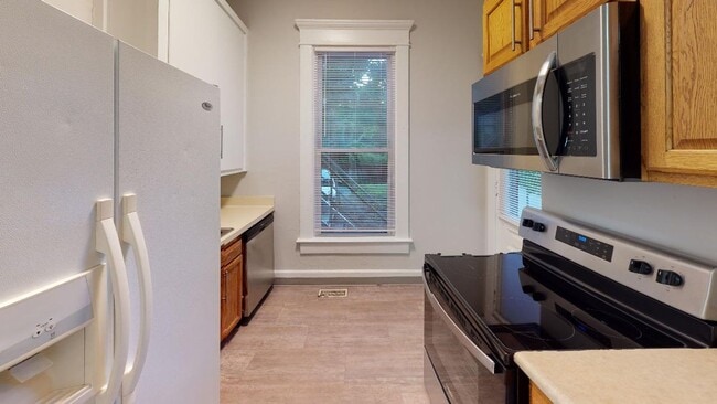 Photo - 2300 N High St