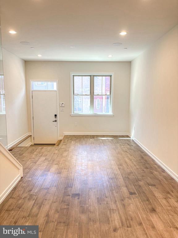 Photo - 1439 S Taylor St