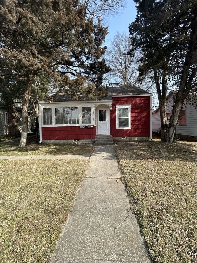 Building Photo - 1919 S Broadway St Unit 1919 S Broadway - A